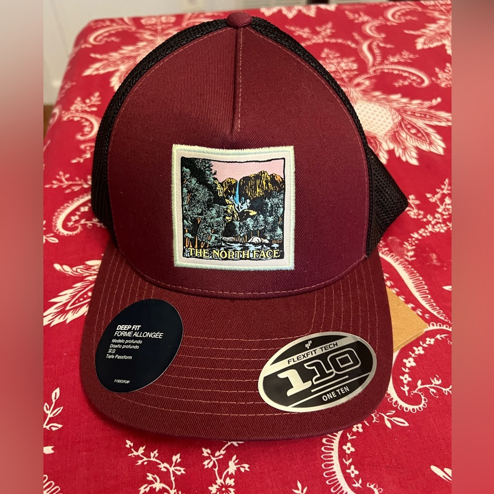 Brand new North Face baseball hat.